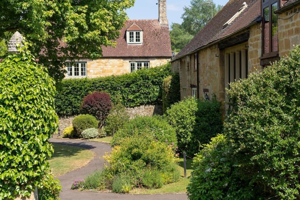 Badgers Den Blockley
